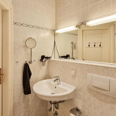 Brise Kurfuerst App 01 *